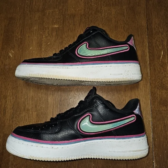 Nike Shoes - Picture 9 of 11